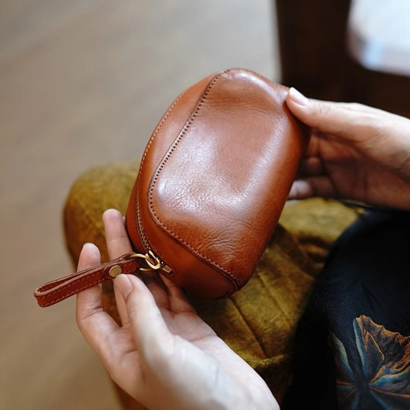 Fashionable Retro Handbag, Portable Coin Purse, Headphones, Small Items, Leather Texture Storage Bag
Fashionable Retro Handbag, Portable Coin Purse, Headphones, Small Items, Leather Texture Storage Bag