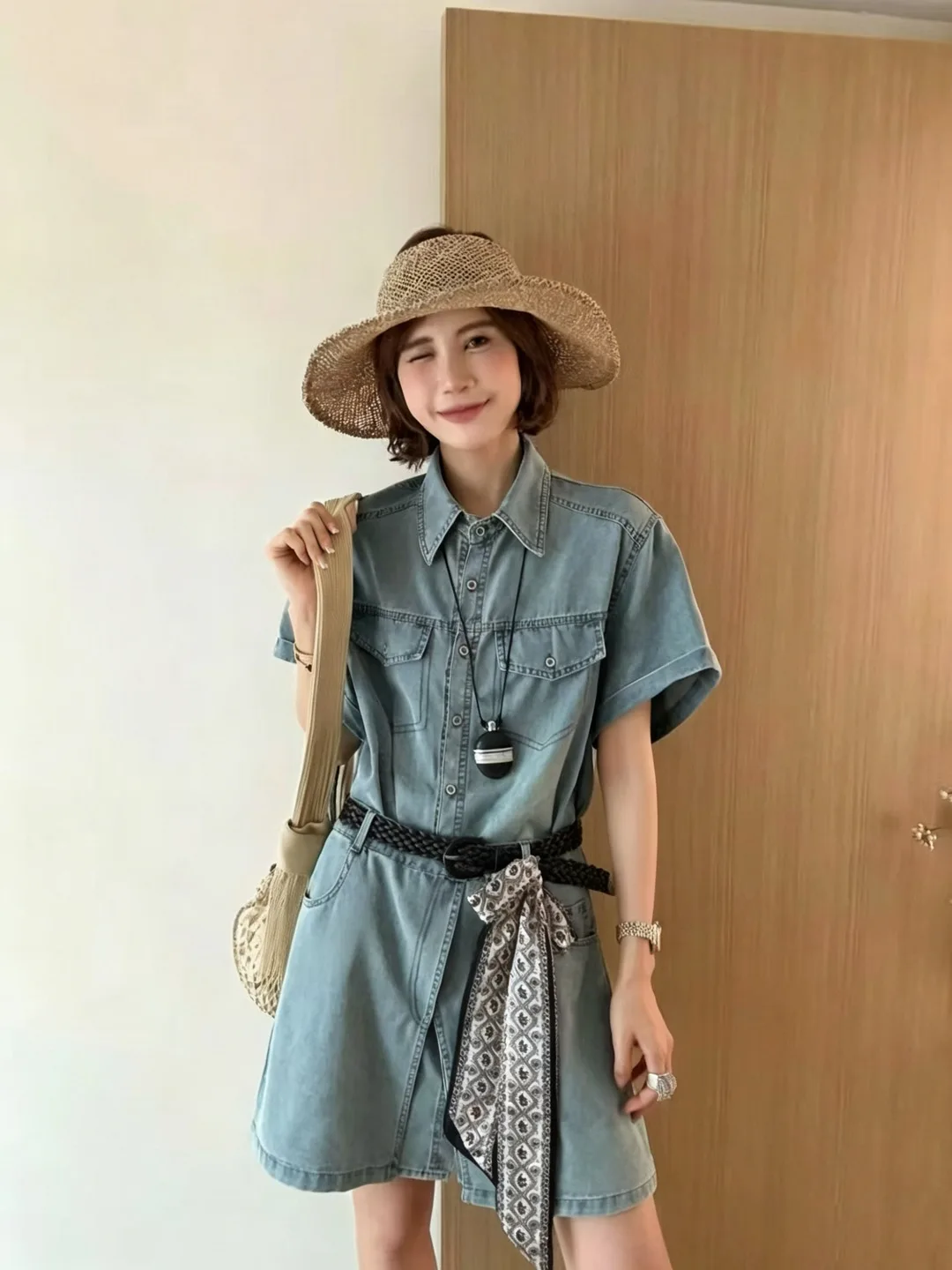 Retro Workwear Short Sleeve Denim Dress Women Summer Belted Waist Cinched One-Piece Skirt Half-Length Skirt Set Casual Style
Retro Workwear Short Sleeve Denim Dress Women Summer Belted Waist Cinched One-Piece Skirt Half-Length Skirt Set Casual Style