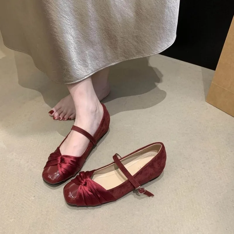 One-word Buckle Belt Heightened Small Single Shoes 2026 Spring and Autumn Temperament with Skirt Soft-soled Shoes
One-word Buckle Belt Heightened Small Single Shoes 2026 Spring and Autumn Temperament with Skirt Soft-soled Shoes