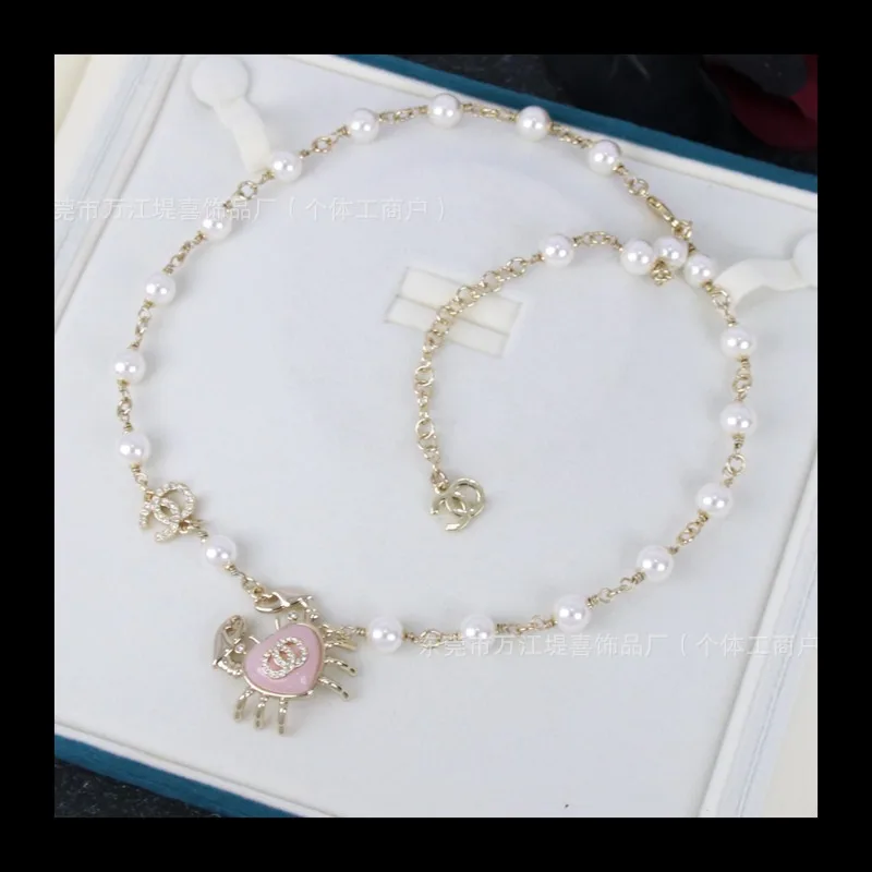 5119 Fragrant Wind Early Spring Light Gold Pearl Pink Crab Diamond Pearl Neck Chain Crab Pendant Necklace
5119 Fragrant Wind Early Spring Light Gold Pearl Pink Crab Diamond Pearl Neck Chain Crab Pendant Necklace