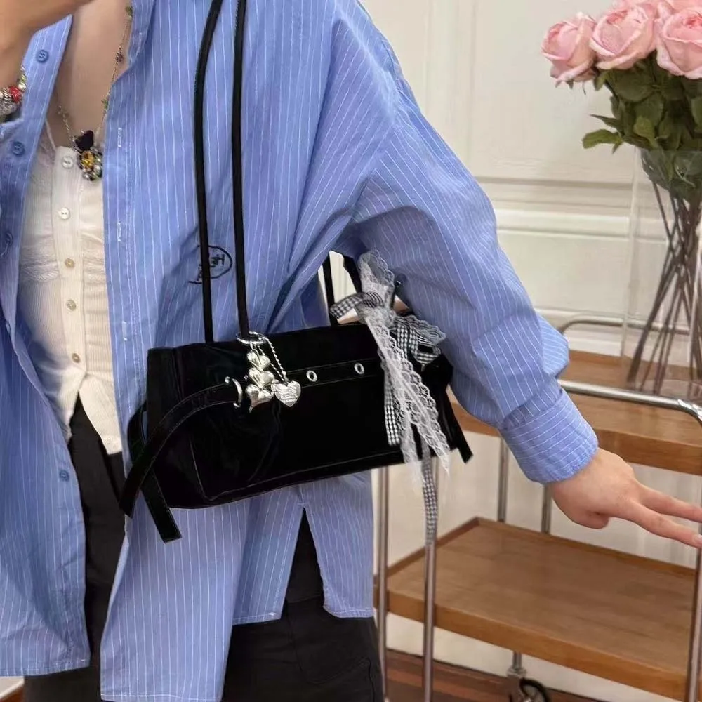 All-match Sweet French Stick Handbag Pendant Bow PU Shoulder Bag Large Capacity Lace Ribbon Women Underarm Bags Ladies
All-match Sweet French Stick Handbag Pendant Bow PU Shoulder Bag Large Capacity Lace Ribbon Women Underarm Bags Ladies