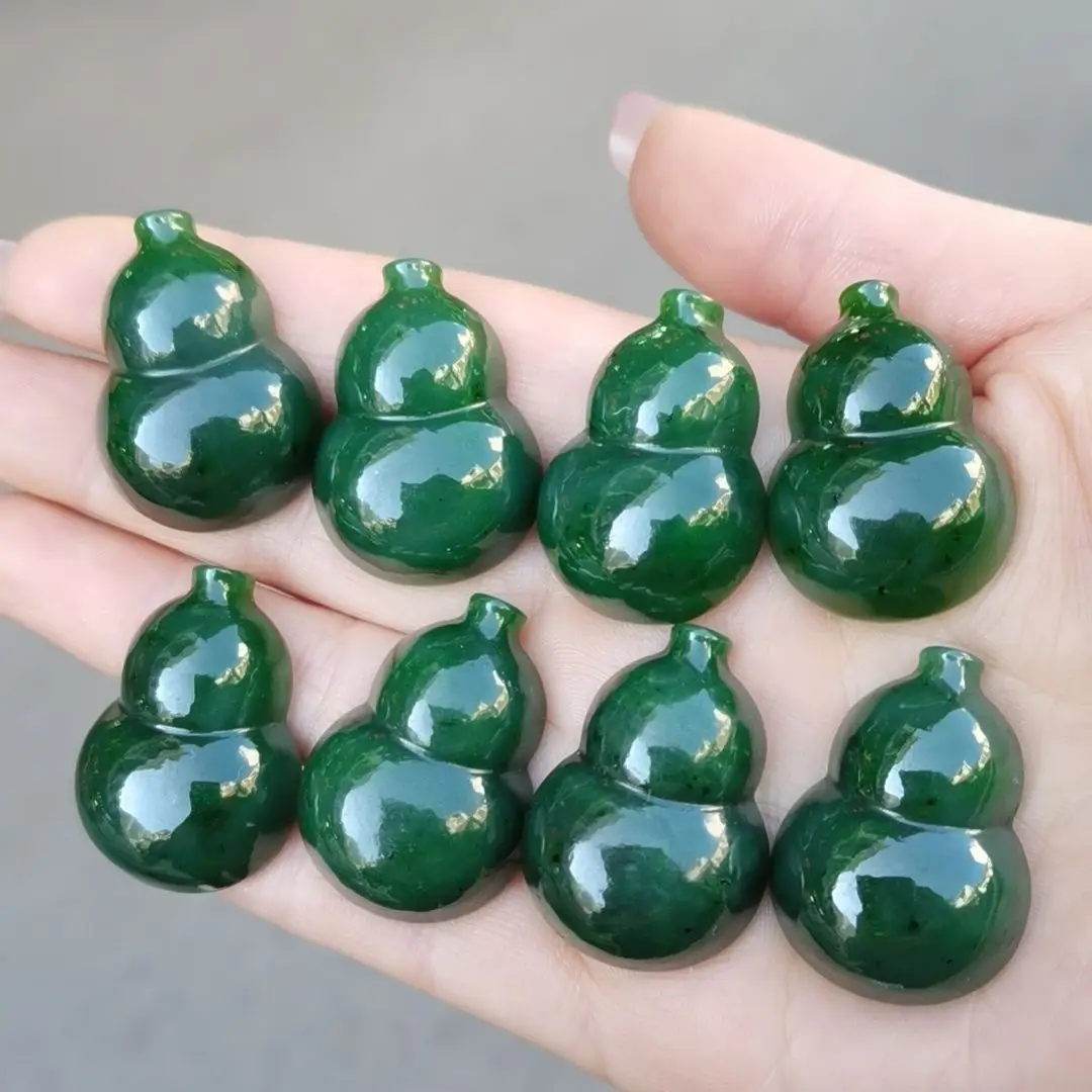 Natural Hetian jade jasper pendant, safe and sound brand, all the best pendant, Fulu gourd pendant, genuine small.
Natural Hetian jade jasper pendant, safe and sound brand, all the best pendant, Fulu gourd pendant, genuine small.