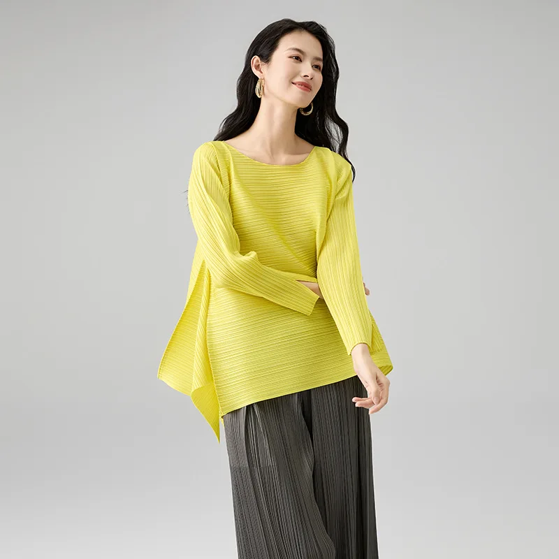 Miyake Pleated Solid Color Short-sleeved 2025 Spring New Fashion A Word Loose Thin Cuffs Open Fringe Long-sleeved T-shirt
Miyake Pleated Solid Color Short-sleeved 2025 Spring New Fashion A Word Loose Thin Cuffs Open Fringe Long-sleeved T-shirt