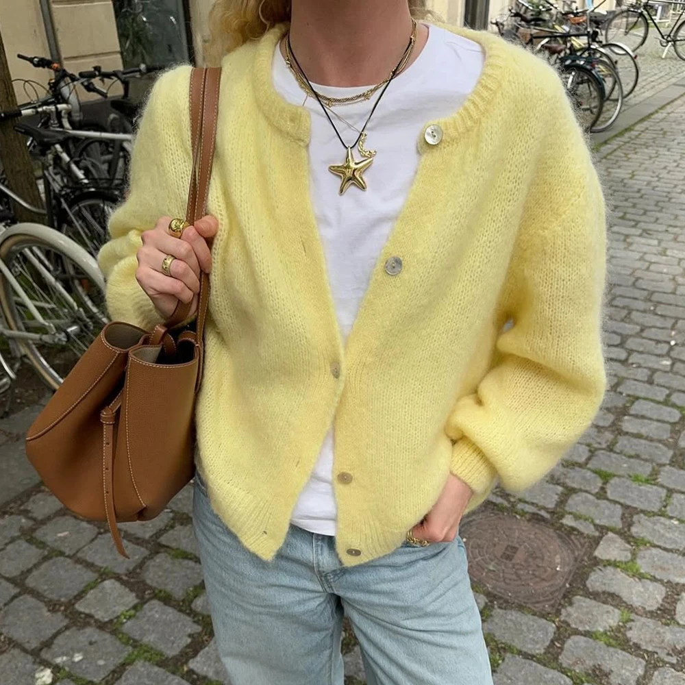 Ticketsx повседневный однотонный вязаный однобортный кардиган женский свободный мягкий свитер с круглым вырезом и длинными рукавами осенний женский трикотаж
Ticketsx повседневный однотонный вязаный однобортный кардиган женский свободный мягкий свитер с круглым вырезом и длинными рукавами осенний женский трикотаж