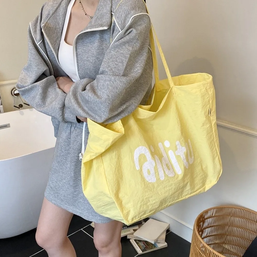 Simple Solid Color Oversize Tote Bag High Capacity Travel Letter Shoulder Bag Commuting Versatile Women's Handbag Female
Simple Solid Color Oversize Tote Bag High Capacity Travel Letter Shoulder Bag Commuting Versatile Women's Handbag Female