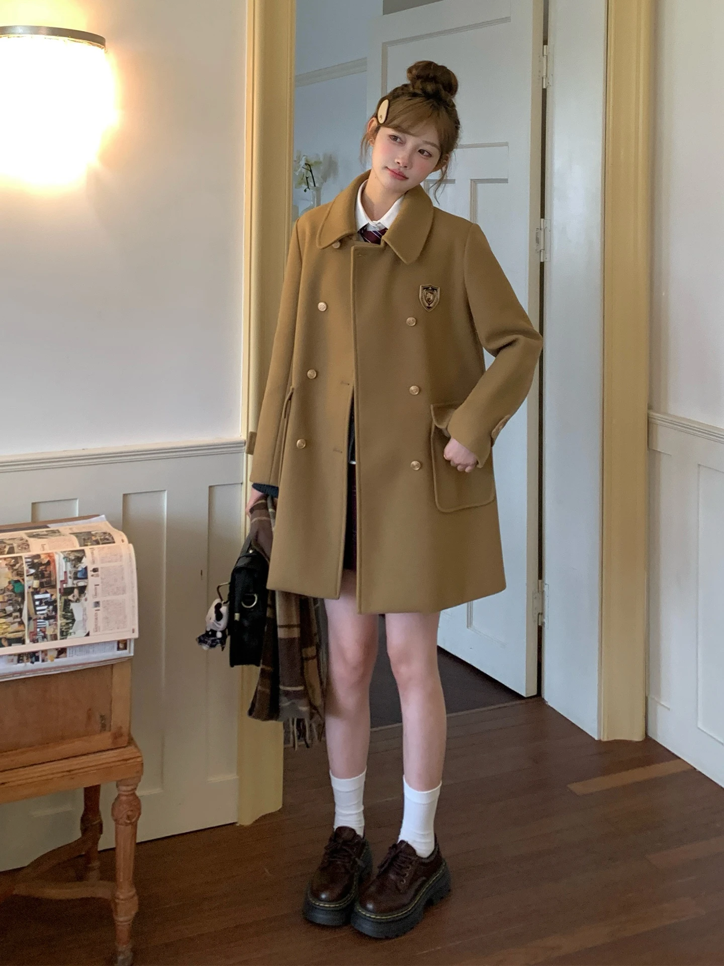 Теплое шерстяное пальто цвета хаки с двухрядными пуговицами средней длины Sweet Sle College Faion для женщин Tokyo Annual ...
Теплое шерстяное пальто цвета хаки с двухрядными пуговицами средней длины Sweet Sle College Faion для женщин Tokyo Annual ...