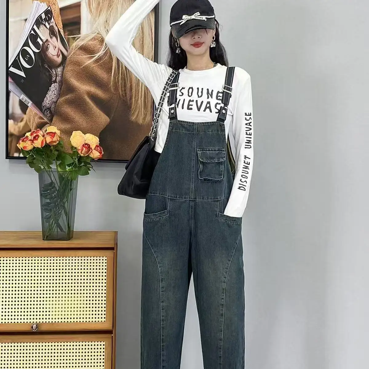 Модные свободные джинсовые комбинезоны, женские летние осенние широкие брюки с высокой талией, повседневные брюки на молнии, корейская версия
Модные свободные джинсовые комбинезоны, женские летние осенние широкие брюки с высокой талией, повседневные брюки на молнии, корейская версия