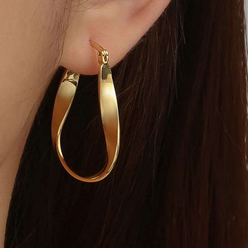 Women'S Copper Twisted Hoop Earrings With Geometric Design Luxury-Looking Earrings With Plain Clips Jewelry Gift For Women
Women'S Copper Twisted Hoop Earrings With Geometric Design Luxury-Looking Earrings With Plain Clips Jewelry Gift For Women