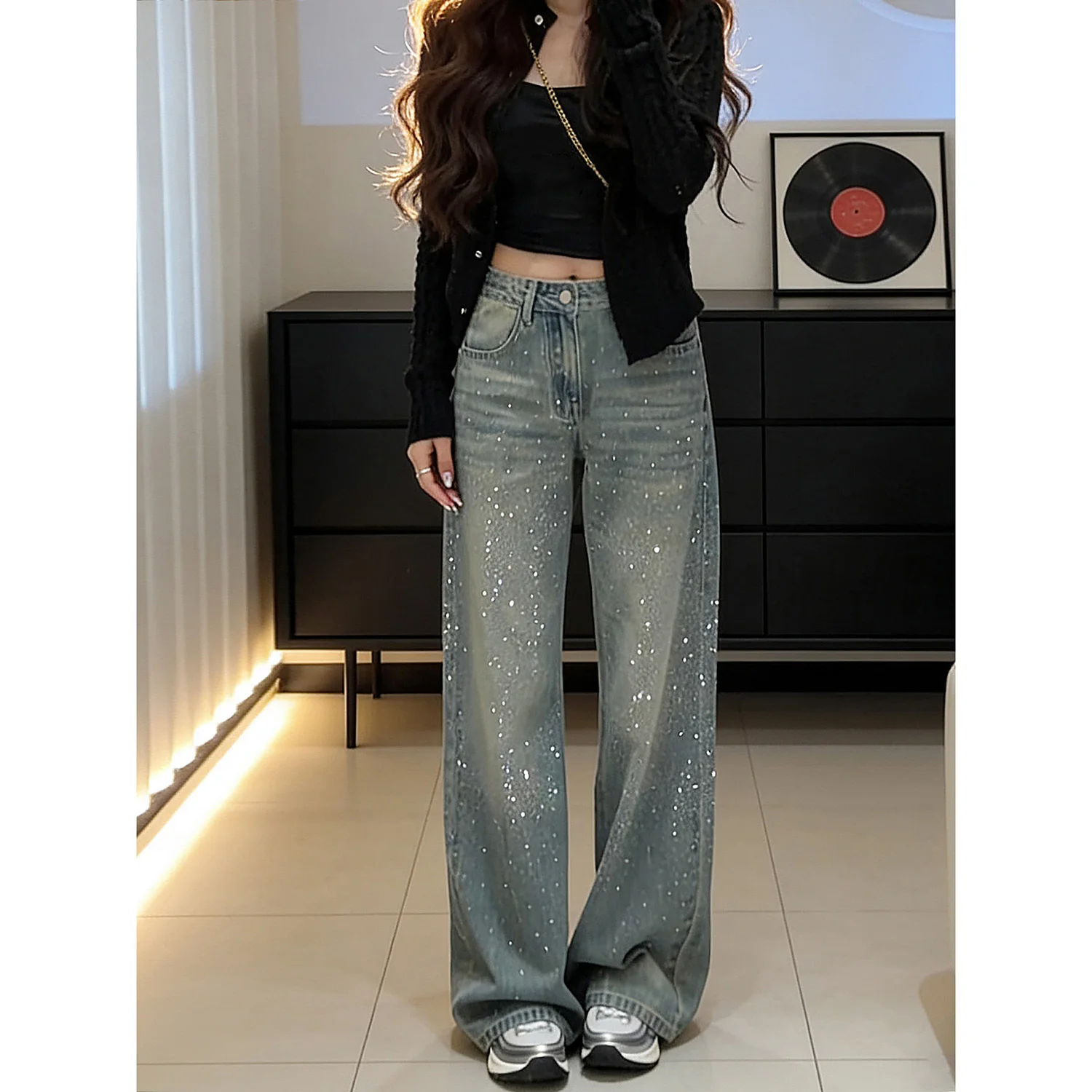 American Retro Style Women's Loose Fit Glittering Diamond Wide Leg Jeans Double Sided Heat Treatment Casual Blue Jeans
American Retro Style Women's Loose Fit Glittering Diamond Wide Leg Jeans Double Sided Heat Treatment Casual Blue Jeans