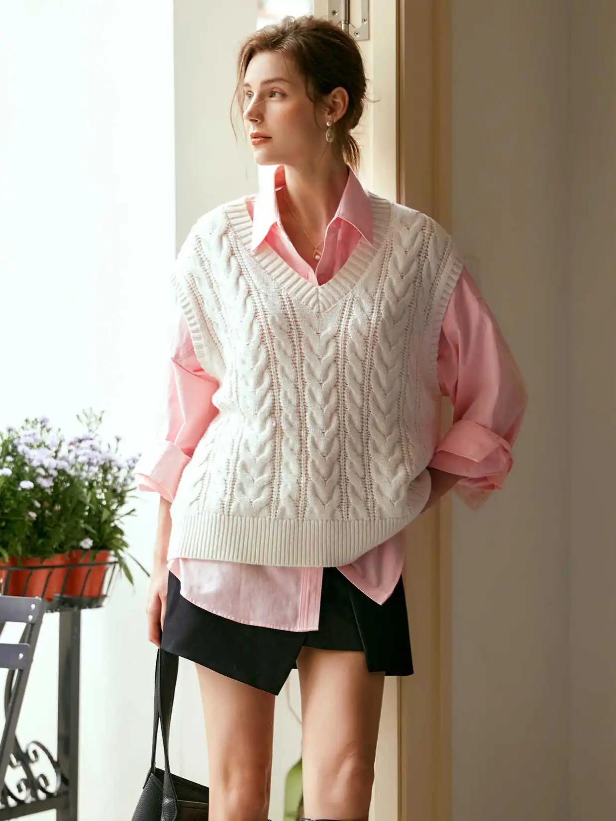 OLrain повседневный свитер с v-образным вырезом, жилет для женщин 2025, свободный трикотаж в консервативном стиле с заниженными рукавами, однотонные мягкие топы, женская одежда M56QJ86391
OLrain повседневный свитер с v-образным вырезом, жилет для женщин 2025, свободный трикотаж в консервативном стиле с заниженными рукавами, однотонные мягкие топы, женская одежда M56QJ86391