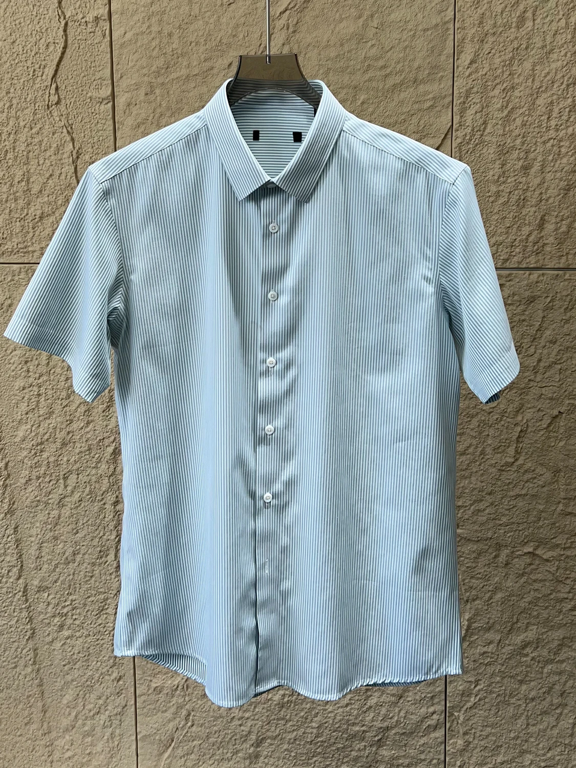 Smooth Drapey Summer Men's Business Casual Shirt Anti-Wrinkle Easy Iron Breathable Short Sleeve Comfortable Lightweight Commu...
Smooth Drapey Summer Men's Business Casual Shirt Anti-Wrinkle Easy Iron Breathable Short Sleeve Comfortable Lightweight Commu...
