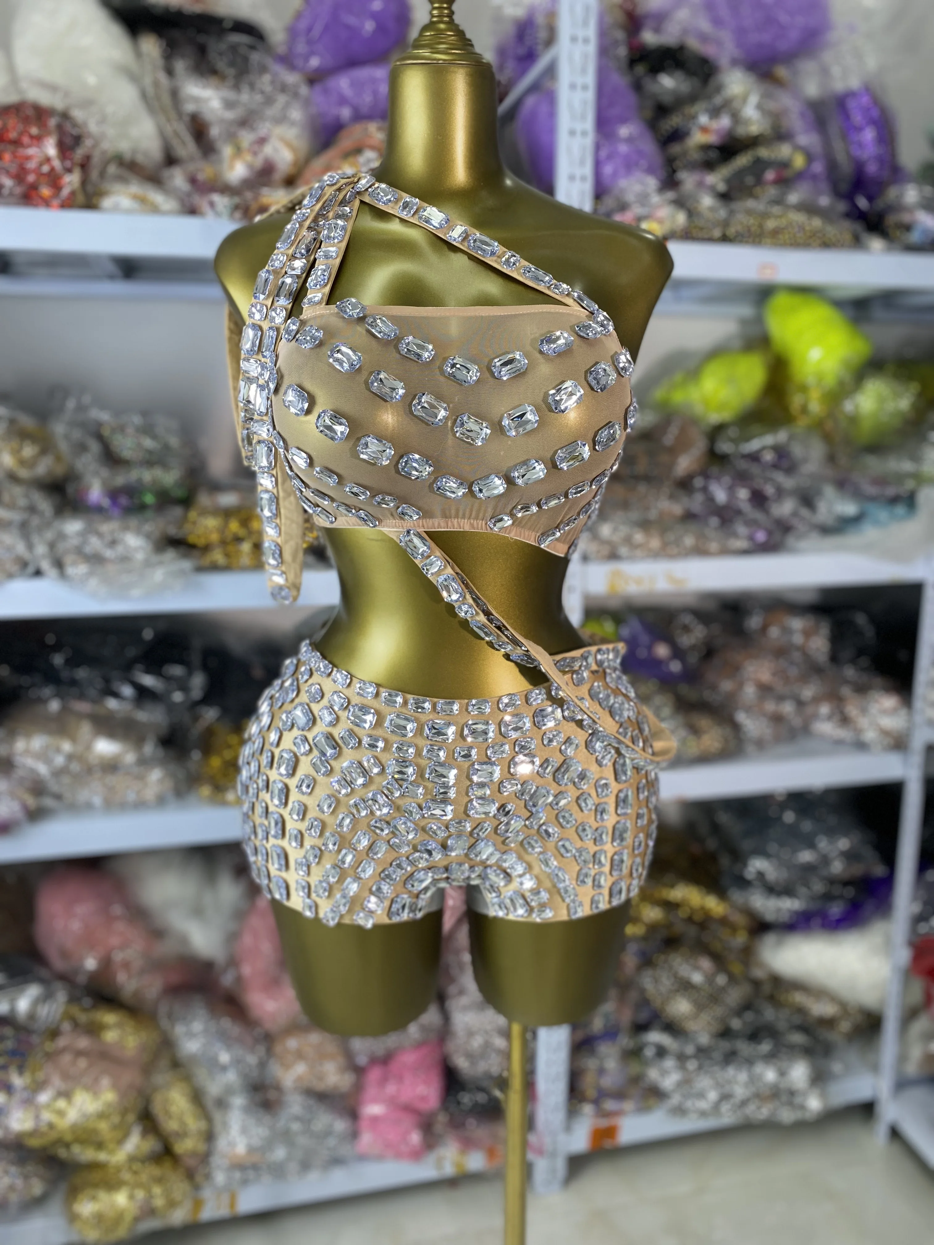 Women Sexy Tight Fitting Full Of Diamonds Waist Exposed Mesh Crop Top And Mini Shorts Two Piece Sets Nightbar Club Party Outfits
Women Sexy Tight Fitting Full Of Diamonds Waist Exposed Mesh Crop Top And Mini Shorts Two Piece Sets Nightbar Club Party Outfits