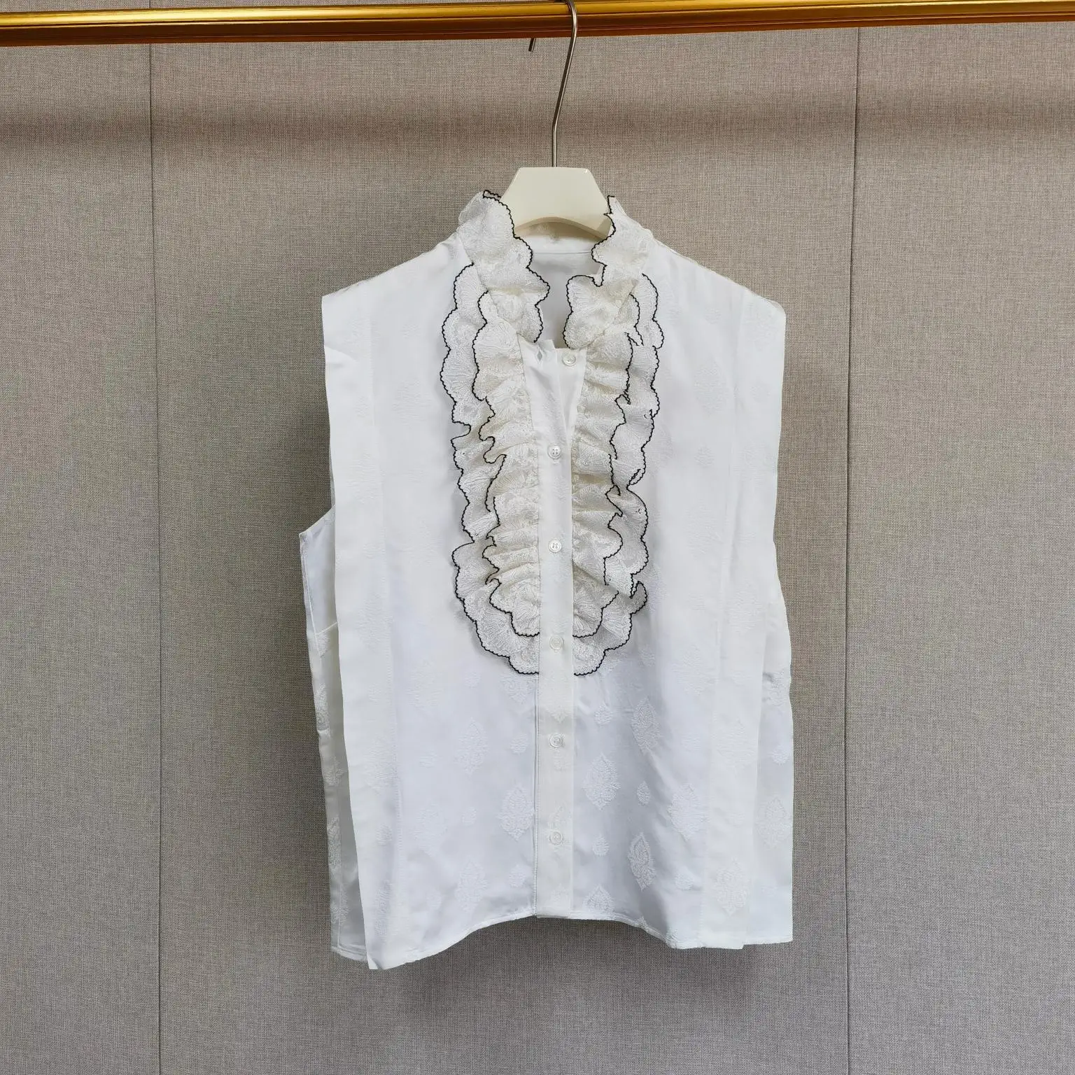 Early Autumn Gentle Sweet Court Style Shirt without Sleeves Stand Collar Gauze Ear Mushroom Women's Top Polyester Fiber
Early Autumn Gentle Sweet Court Style Shirt without Sleeves Stand Collar Gauze Ear Mushroom Women's Top Polyester Fiber