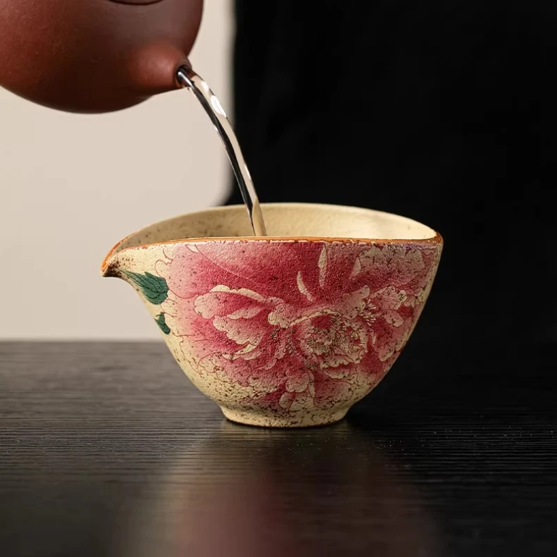 Керамическая чашка для чая ручной работы в форме полумесяца с синим цветочным узором, чайник в античном стиле
Керамическая чашка для чая ручной работы в форме полумесяца с синим цветочным узором, чайник в античном стиле