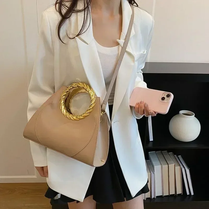 Stylish Commuter Diaper Bag for Women Simple Vintage Backpack Business Casual Men Ladies Leather Messenger
Stylish Commuter Diaper Bag for Women Simple Vintage Backpack Business Casual Men Ladies Leather Messenger