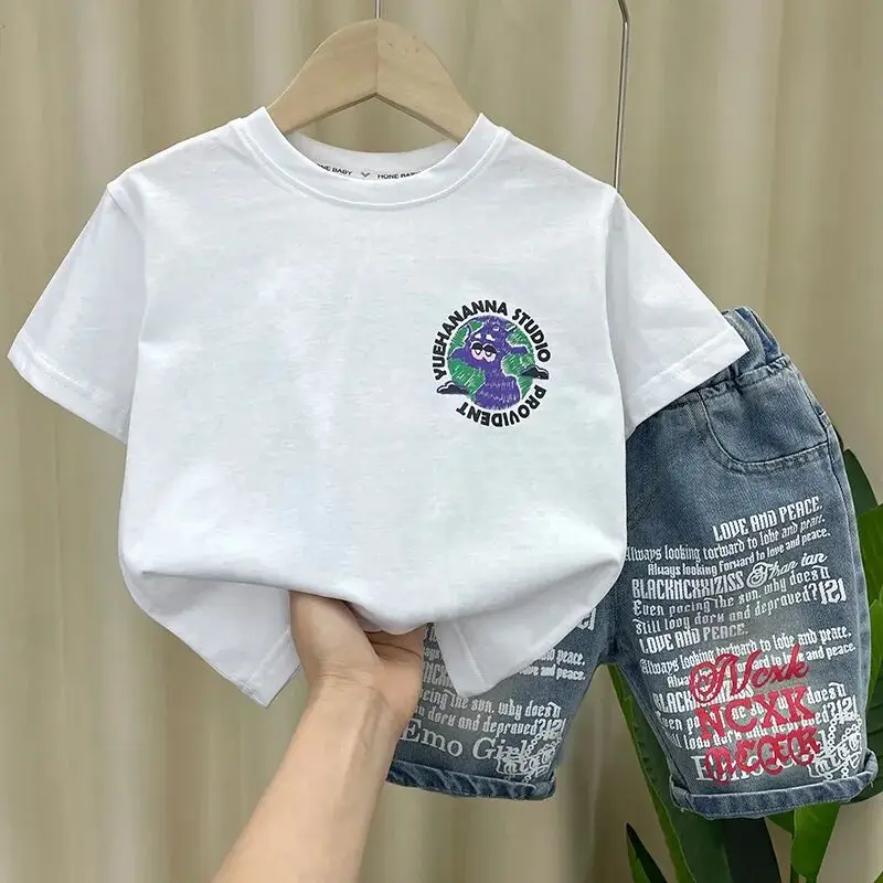 90-150cm Children's Clothing Set Summer New Style Boys' Fashionable Short sleeved T-shirt Cowboy Shorts Two piece Set
90-150cm Children's Clothing Set Summer New Style Boys' Fashionable Short sleeved T-shirt Cowboy Shorts Two piece Set