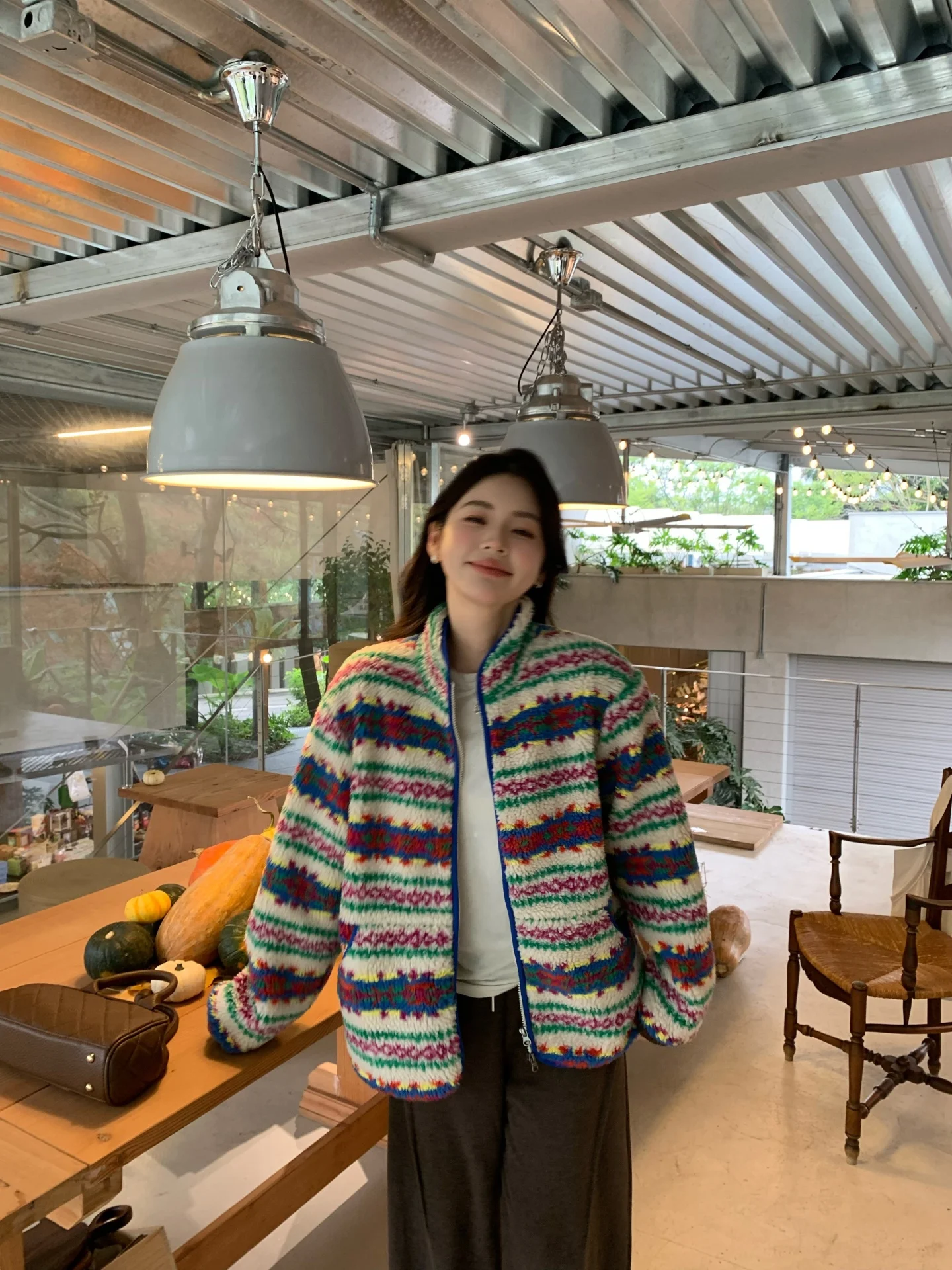 Зимнее утепленное пальто RREPEAT2025 с воротником на молнии, в стиле ретро, простое, женское, из 100% полиэфирного волокна, верхняя одежда
Зимнее утепленное пальто RREPEAT2025 с воротником на молнии, в стиле ретро, простое, женское, из 100% полиэфирного волокна, верхняя одежда