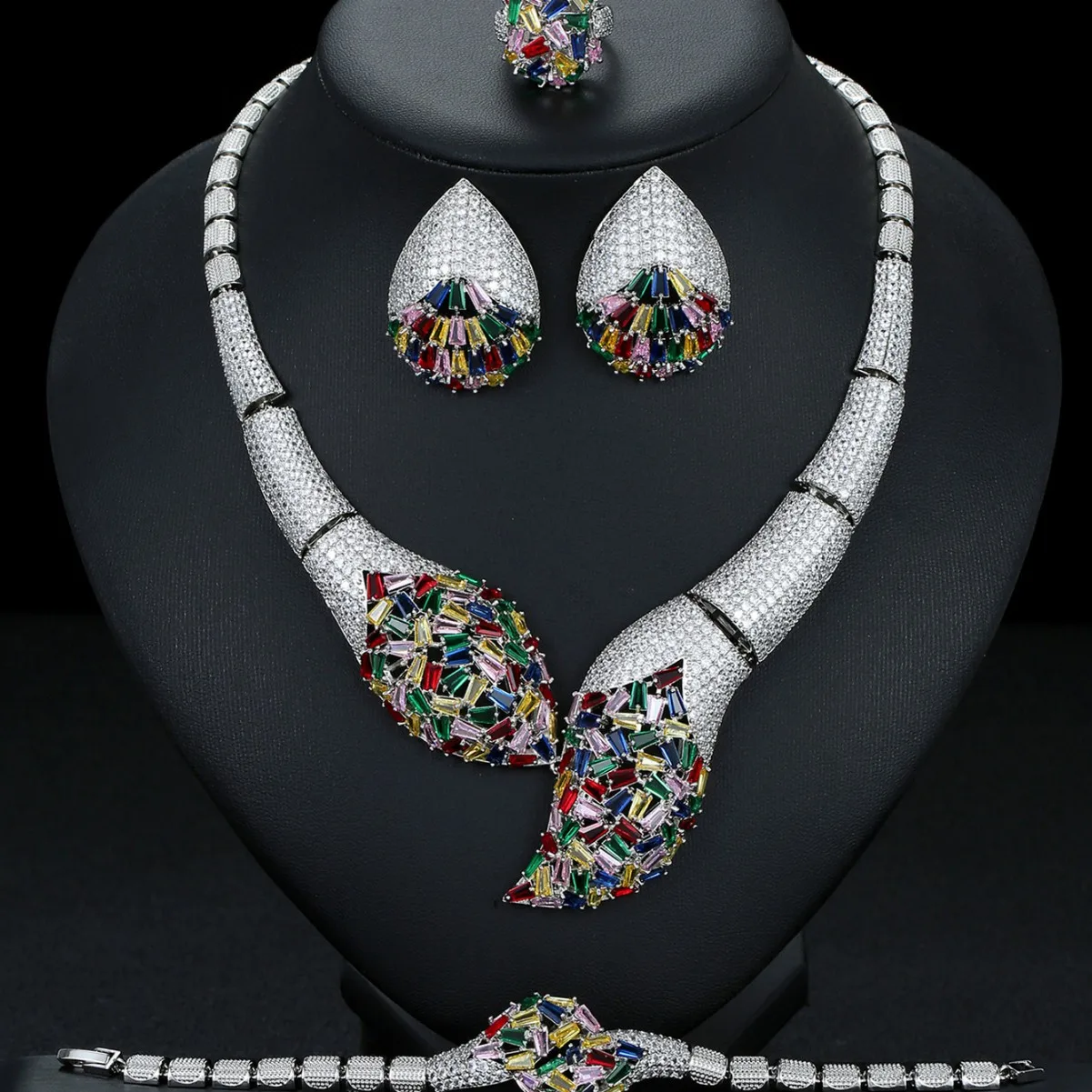 Light Luxury Colorful Snake Zircon Jewelry Set 4Pcs Necklace Earrings Bracelet Ring Women Bridal Wedding Banquet Engagement Part
Light Luxury Colorful Snake Zircon Jewelry Set 4Pcs Necklace Earrings Bracelet Ring Women Bridal Wedding Banquet Engagement Part