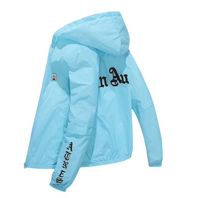 Мужская летняя тонкая солнцезащитная куртка в корейском стиле с капюшоном, на молнии, из полиэстера, с длинными рукавами, приталенного кроя, молодежная, модная
Мужская летняя тонкая солнцезащитная куртка в корейском стиле с капюшоном, на молнии, из полиэстера, с длинными рукавами, приталенного кроя, молодежная, модная