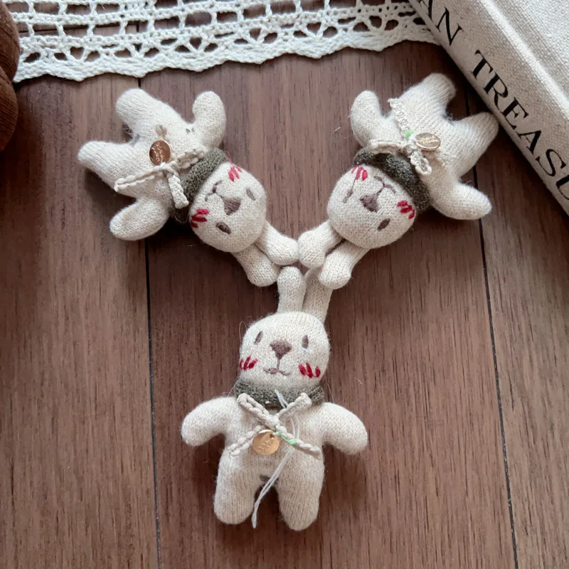 High Quality Soft Fabric Plush Bear Rabbit Hippo Brooch Pin Versatile DIY for Bag Hat Shoe Apparel Trim
High Quality Soft Fabric Plush Bear Rabbit Hippo Brooch Pin Versatile DIY for Bag Hat Shoe Apparel Trim