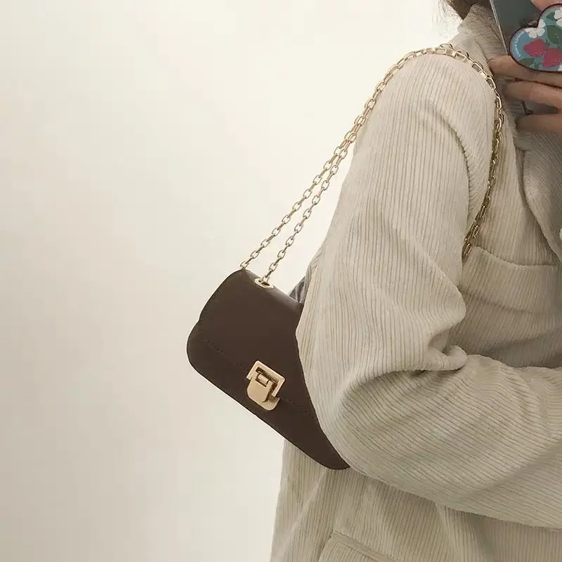 Niche design retro underarm bag, high-end stylish chain bag, versatile crossbody bag
Niche design retro underarm bag, high-end stylish chain bag, versatile crossbody bag