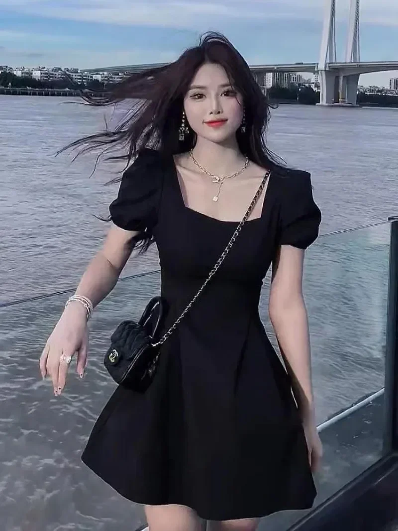 Korean Women Black Mini Dress Summer Vintage Solid Color Square Neck Fashion Bubble Short Sleeve Square Dresses Y2k Elegant 원피스
Korean Women Black Mini Dress Summer Vintage Solid Color Square Neck Fashion Bubble Short Sleeve Square Dresses Y2k Elegant 원피스
