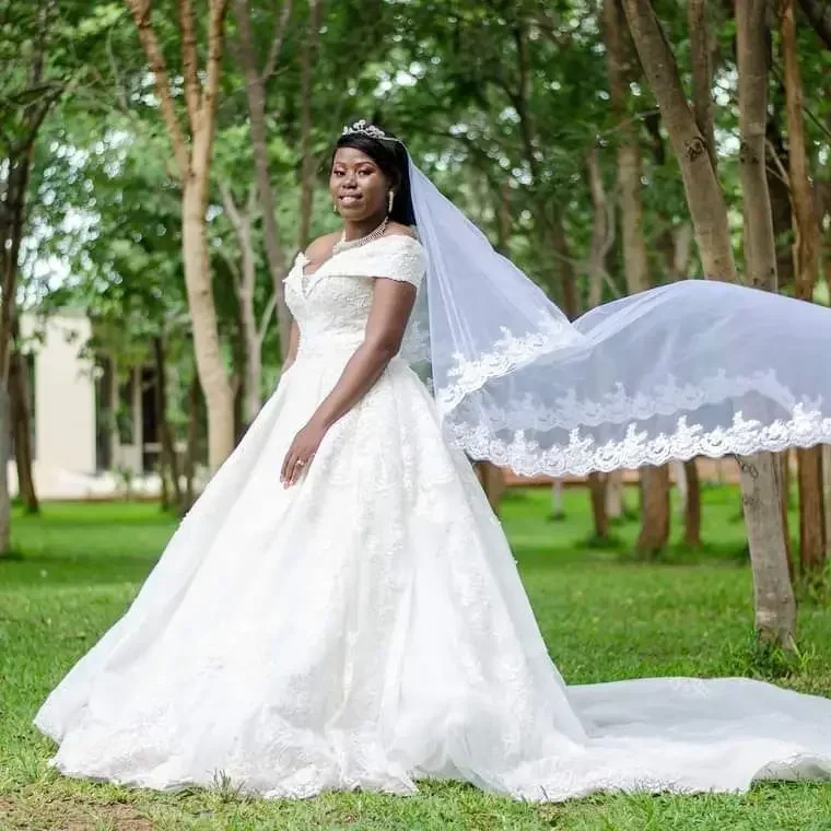 Великолепное кружевное бальное платье с бисером по индивидуальному заказу, садовые свадебные платья, принцесса с открытыми плечами, корсет сзади, свадебные платья для свадьбы
Великолепное кружевное бальное платье с бисером по индивидуальному заказу, садовые свадебные платья, принцесса с открытыми плечами, корсет сзади, свадебные платья для свадьбы