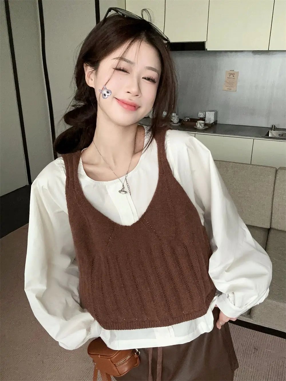 French Retro Two-Piece Knitted Vest Two-Wear Long-Sleeved Shirt Women'S Autumn New Niche Design Top
French Retro Two-Piece Knitted Vest Two-Wear Long-Sleeved Shirt Women'S Autumn New Niche Design Top