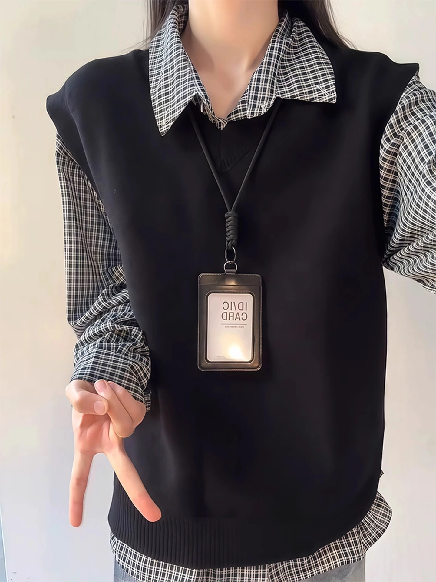 Вязаный жилет Bla V-Ne ex Осенняя многослойная верхняя одежда Svel Высококачественный свитер с приподнятыми плечами
Вязаный жилет Bla V-Ne ex Осенняя многослойная верхняя одежда Svel Высококачественный свитер с приподнятыми плечами