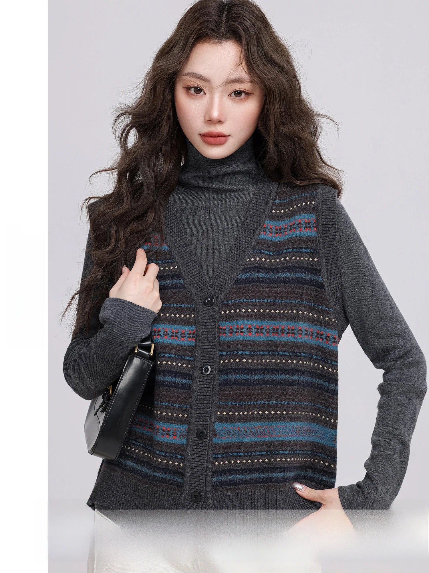 Ретро-комплект из двух предметов: вязаный жилет с высоким воротником и вышивкой, женский базовый слой, весенняя новинка, дышащий, комфортный, из полиэстера
Ретро-комплект из двух предметов: вязаный жилет с высоким воротником и вышивкой, женский базовый слой, весенняя новинка, дышащий, комфортный, из полиэстера