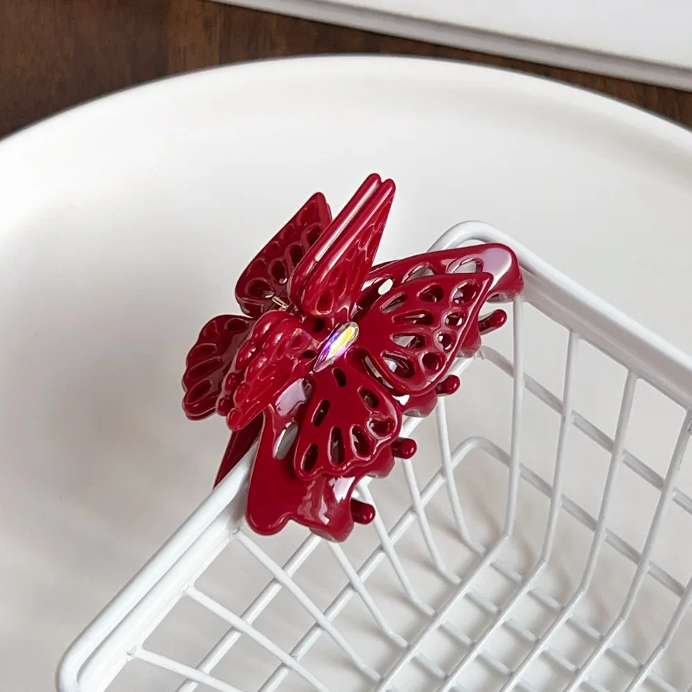 Hollow Butterfly Hair Claw French Style Claw Clip Acetate Hair Claw Hair Accessories Headdress Butterfly Shark Clip Back Head 
Hollow Butterfly Hair Claw French Style Claw Clip Acetate Hair Claw Hair Accessories Headdress Butterfly Shark Clip Back Head