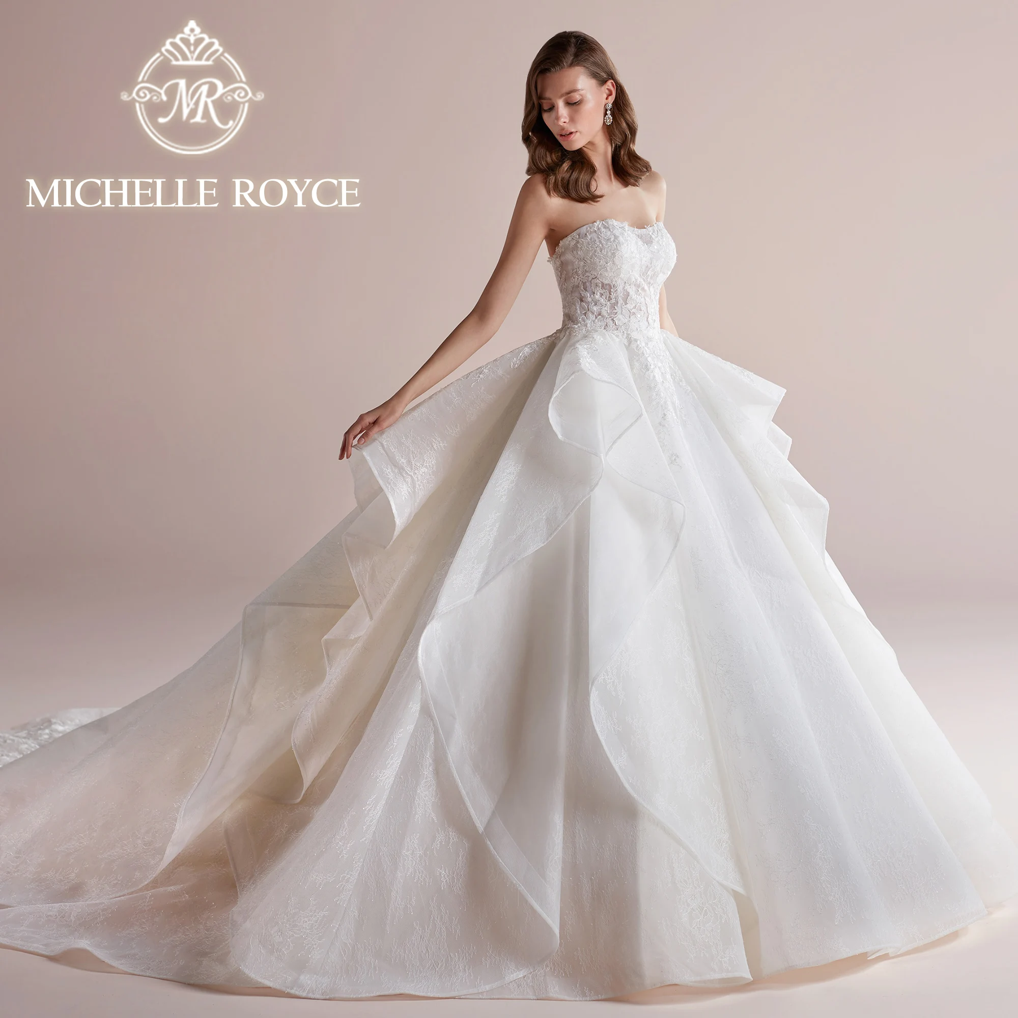 Michelle Royce Ball Gown Wedding Dress New Glamorous 2023 Sweetheart RUFFLES Appliques Long Train Wedding Gown Vestidos De Novia
Michelle Royce Ball Gown Wedding Dress New Glamorous 2023 Sweetheart RUFFLES Appliques Long Train Wedding Gown Vestidos De Novia