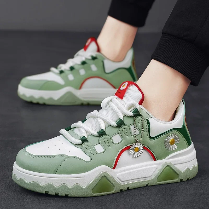 Men Spring 2025 New Low Cut Trendy Casual Sports Shoes Leather Surface Thick Bottom Students Sneakers Outdoors Casual Sneakers
Men Spring 2025 New Low Cut Trendy Casual Sports Shoes Leather Surface Thick Bottom Students Sneakers Outdoors Casual Sneakers