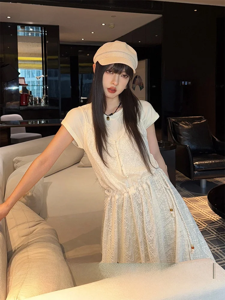 Women's Summer Short Sleeve T-Shirt Knitted Hollow out Regular Shoulder Two-Piece Set Breathable round Neck Top with Vest
Women's Summer Short Sleeve T-Shirt Knitted Hollow out Regular Shoulder Two-Piece Set Breathable round Neck Top with Vest
