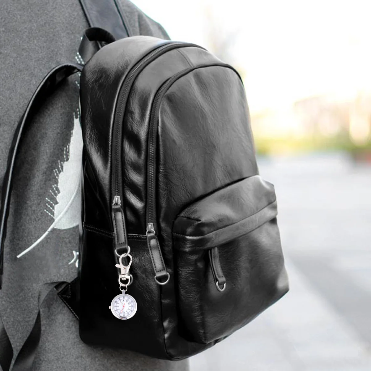 Keychain Classical Pocket Watch Large Dial Quartz Roman Arabic Numbers Luminous Hands Night Use Couples Gift Quartz Pocket Watch
Keychain Classical Pocket Watch Large Dial Quartz Roman Arabic Numbers Luminous Hands Night Use Couples Gift Quartz Pocket Watch