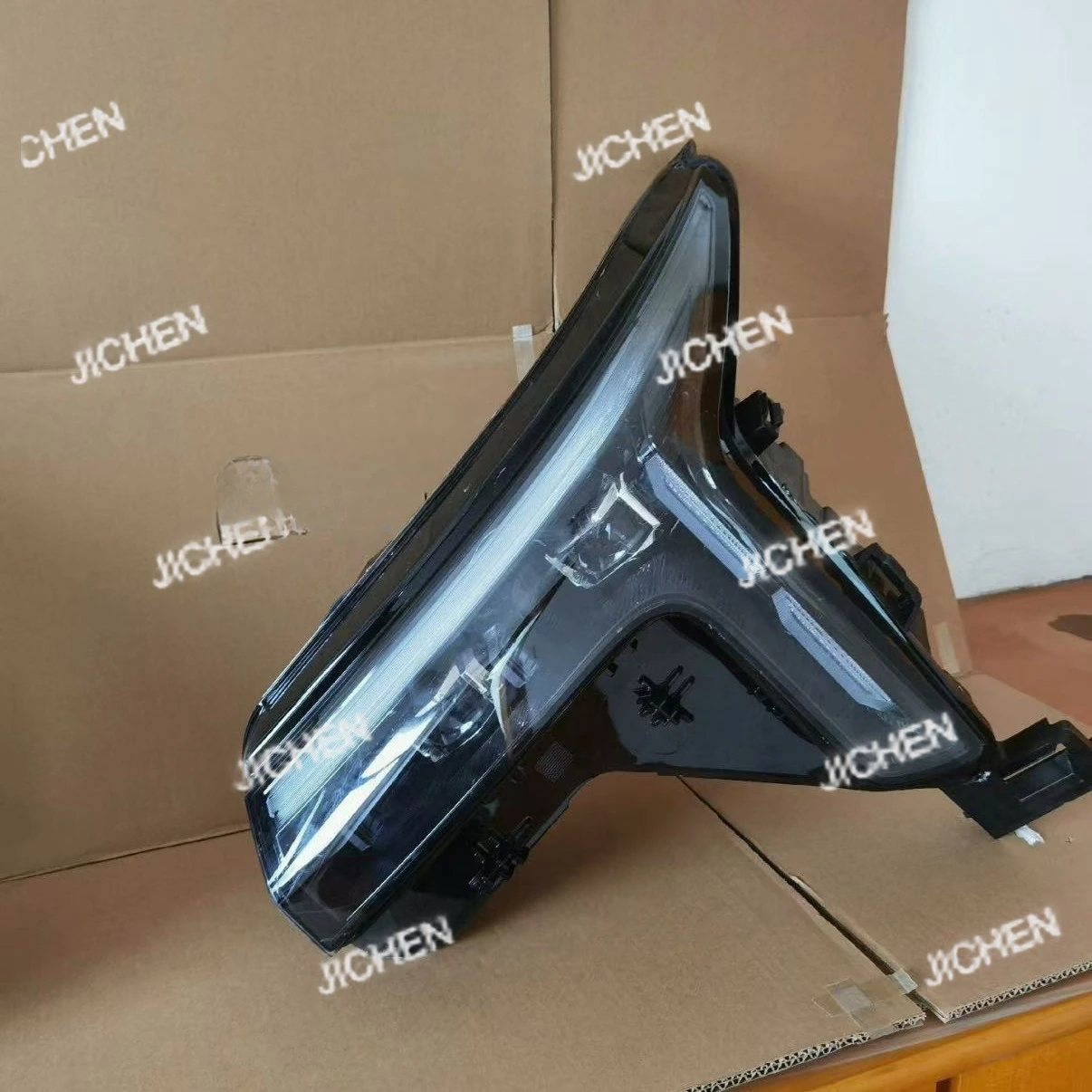 Quality Auto Spare Parts Right Headlight 01 OE 17400003AA
Quality Auto Spare Parts Right Headlight 01 OE 17400003AA