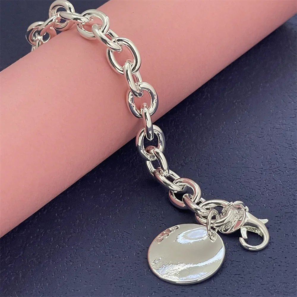 925 sterling silver round pendant bracelet, lobster clasp style, fashionable and versatile, suitable for daily wear
925 sterling silver round pendant bracelet, lobster clasp style, fashionable and versatile, suitable for daily wear