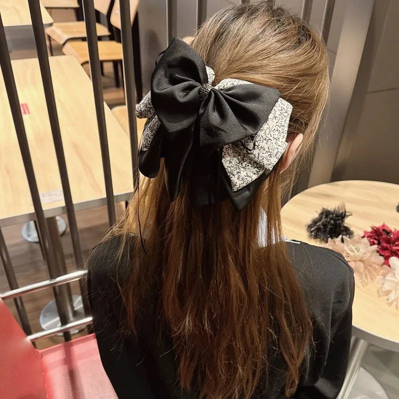 2025 new fabric floral bow ponytail grab clip back head clip headgear temperament half tie hair accessories
2025 new fabric floral bow ponytail grab clip back head clip headgear temperament half tie hair accessories