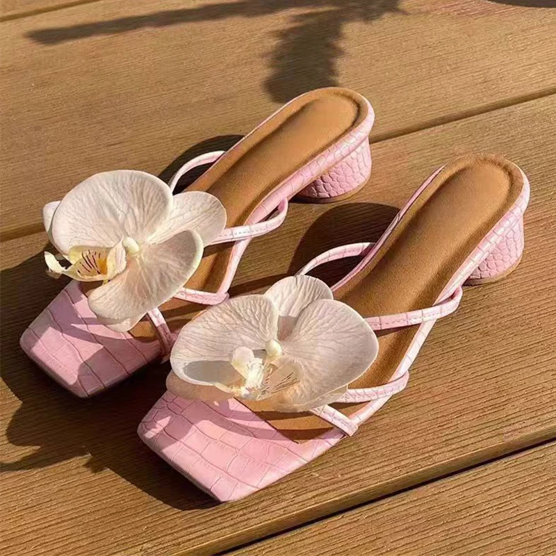 Flower Women High Heels Slippers Chunky Sandals Square Toe Summer Shoes 2025 New Designer Woman Shoes Sexy Pumps Flip Flops
Flower Women High Heels Slippers Chunky Sandals Square Toe Summer Shoes 2025 New Designer Woman Shoes Sexy Pumps Flip Flops