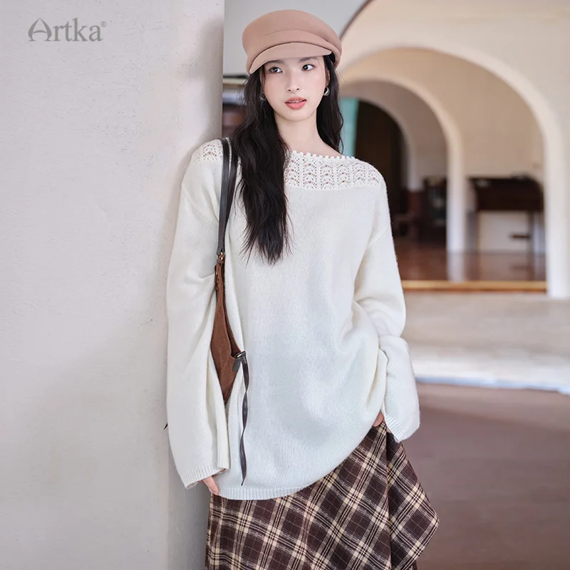 ARTKA 2025 Autumn New Women Sweater Elegant Loose White Long Sleeve Wool Knitted Sweater Pullover Soft Sweaters Tops YB52052Q
ARTKA 2025 Autumn New Women Sweater Elegant Loose White Long Sleeve Wool Knitted Sweater Pullover Soft Sweaters Tops YB52052Q