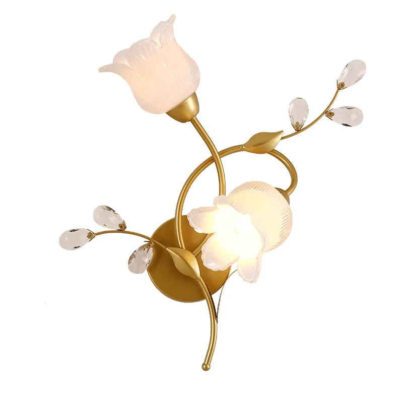 American pastoral flower and grass wall lamp modern simple European living room background
American pastoral flower and grass wall lamp modern simple European living room background
