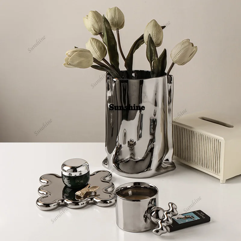 Nordic Silver Vase Creative Ceramic Vase Flower Art Luxury Coffee Cup Model Tissue Box Decoration Modern Home Decor Gift Ideas
Nordic Silver Vase Creative Ceramic Vase Flower Art Luxury Coffee Cup Model Tissue Box Decoration Modern Home Decor Gift Ideas