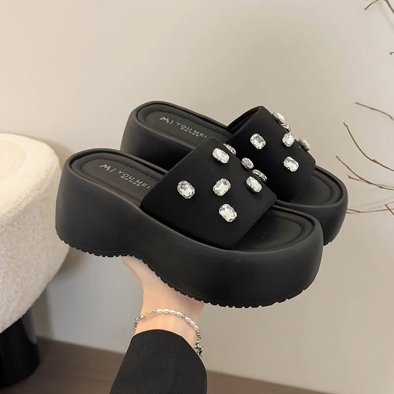 Thick Bottom Women's Slippers 2025Summer New Open Toed Slippers Fashion Casual Platform Sandal Luxury Rhinestone Women Sandalias
Thick Bottom Women's Slippers 2025Summer New Open Toed Slippers Fashion Casual Platform Sandal Luxury Rhinestone Women Sandalias