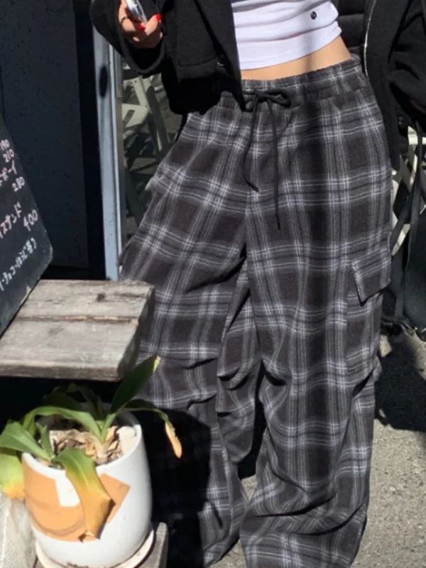 Свободные широкие повседневные брюки для женщин с завязками на талии, в стиле ретро, с клетчатыми вставками, рабочая одежда, удобные хлопковые брюки
Свободные широкие повседневные брюки для женщин с завязками на талии, в стиле ретро, с клетчатыми вставками, рабочая одежда, удобные хлопковые брюки