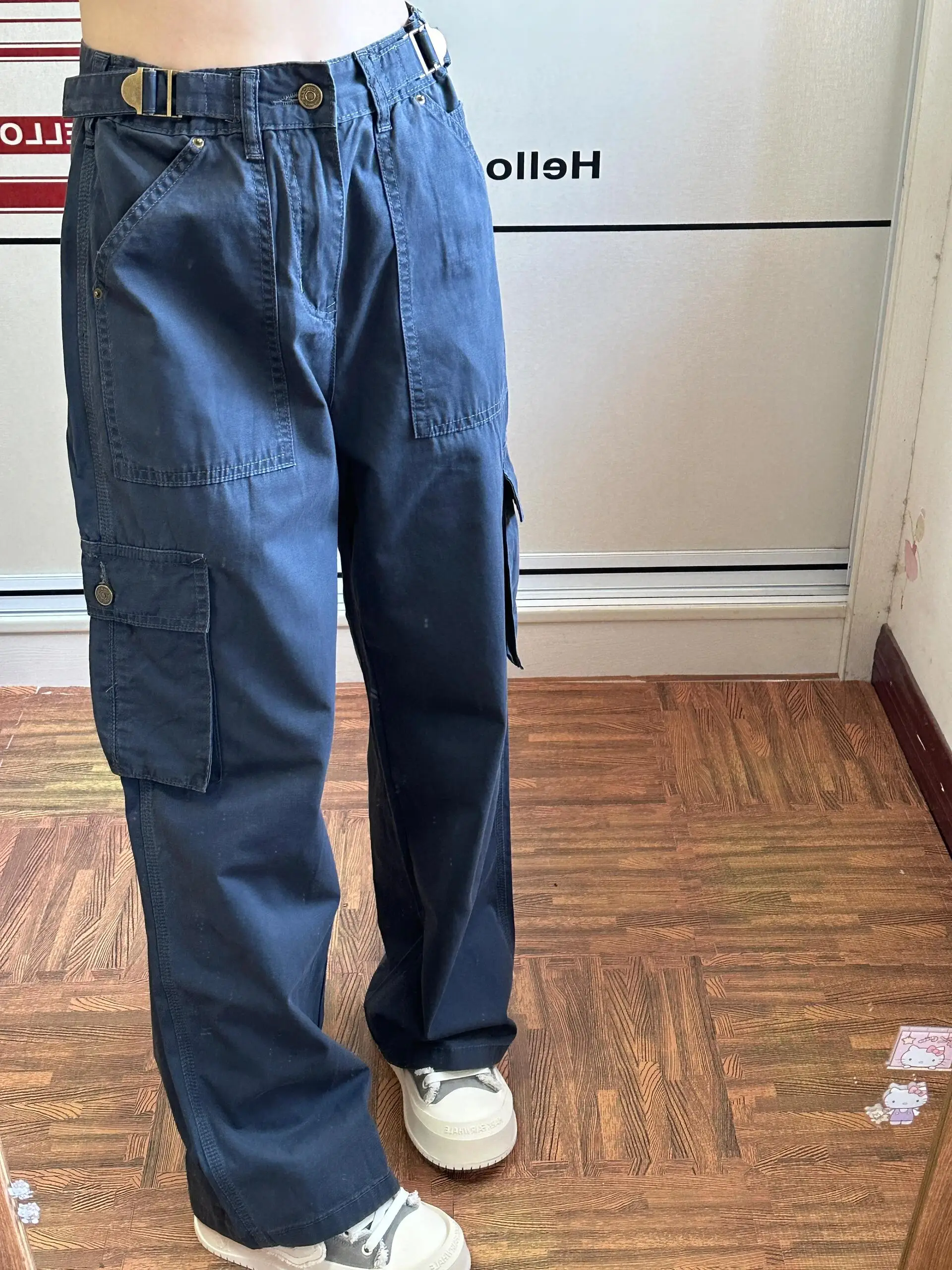 Retro American Washed Multi-Pocket Workwear Jeans Loose Casual Straight Leg Trousers for Men High Street Design Sensation
Retro American Washed Multi-Pocket Workwear Jeans Loose Casual Straight Leg Trousers for Men High Street Design Sensation