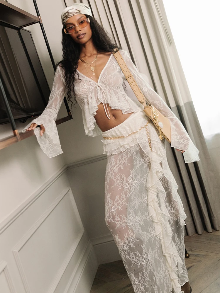 Bohemian Style Women Beige Lace Two-Piece Set Long Sleeved Crop Top Ruffled Hem Sheer Maxi Skirt Lace for Beach Vacations
Bohemian Style Women Beige Lace Two-Piece Set Long Sleeved Crop Top Ruffled Hem Sheer Maxi Skirt Lace for Beach Vacations