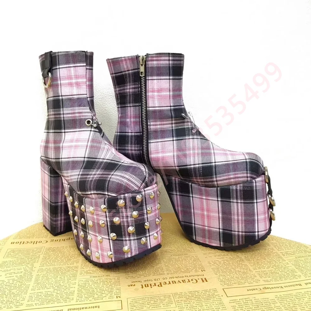 Plaid Platform Ankle Boots 2026 New Pink Black Women Chunky Heel Fashion Y2K Side Zipper Short Boot Rivet Punk Style Stage Boot
Plaid Platform Ankle Boots 2026 New Pink Black Women Chunky Heel Fashion Y2K Side Zipper Short Boot Rivet Punk Style Stage Boot