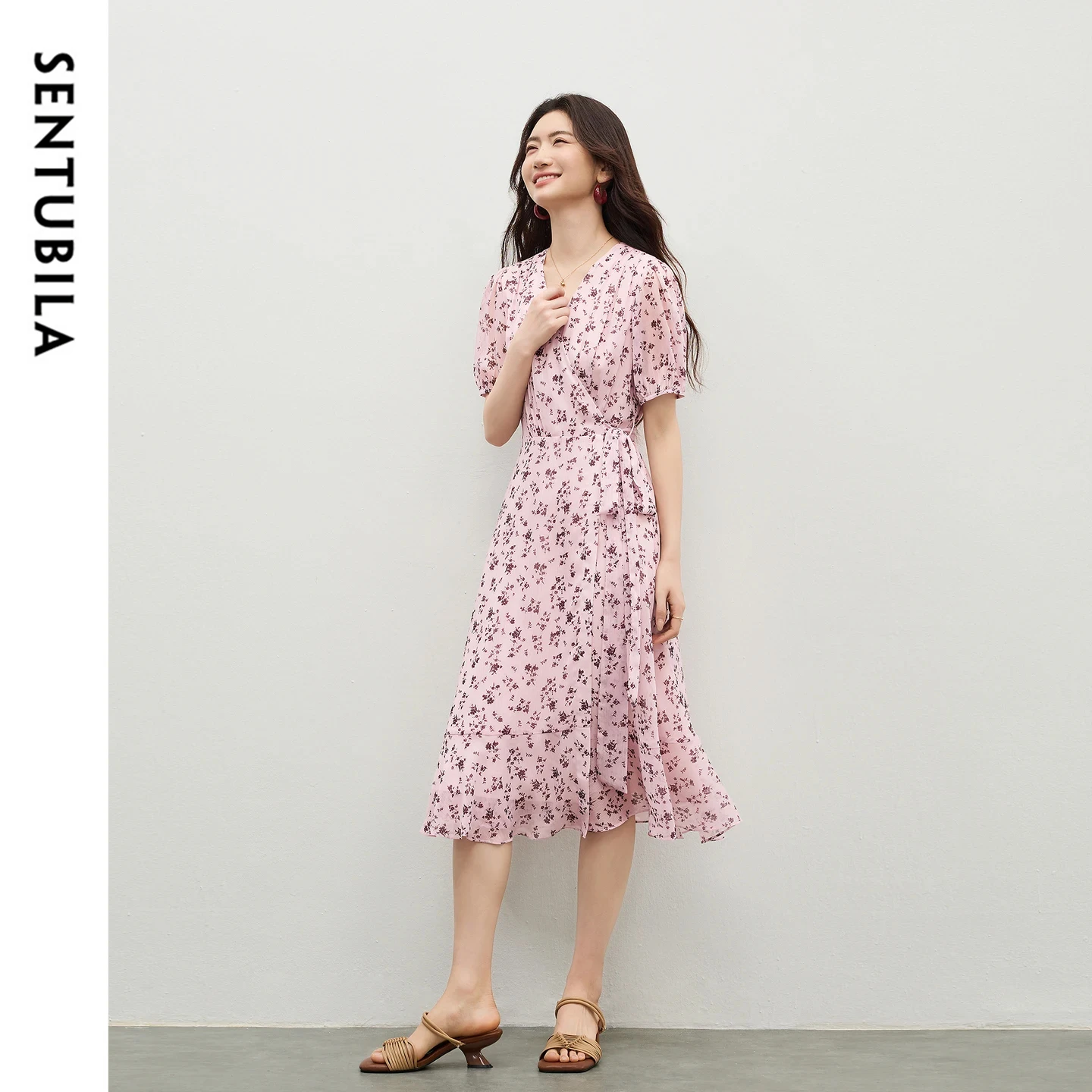 SENTUBILA Women's Pink Floral Dress 2026 Summer New Fashion Elegant Wrap Tie Waist V-Neck Puff Sleeve Chiffon Dress 162LF6560
SENTUBILA Women's Pink Floral Dress 2026 Summer New Fashion Elegant Wrap Tie Waist V-Neck Puff Sleeve Chiffon Dress 162LF6560