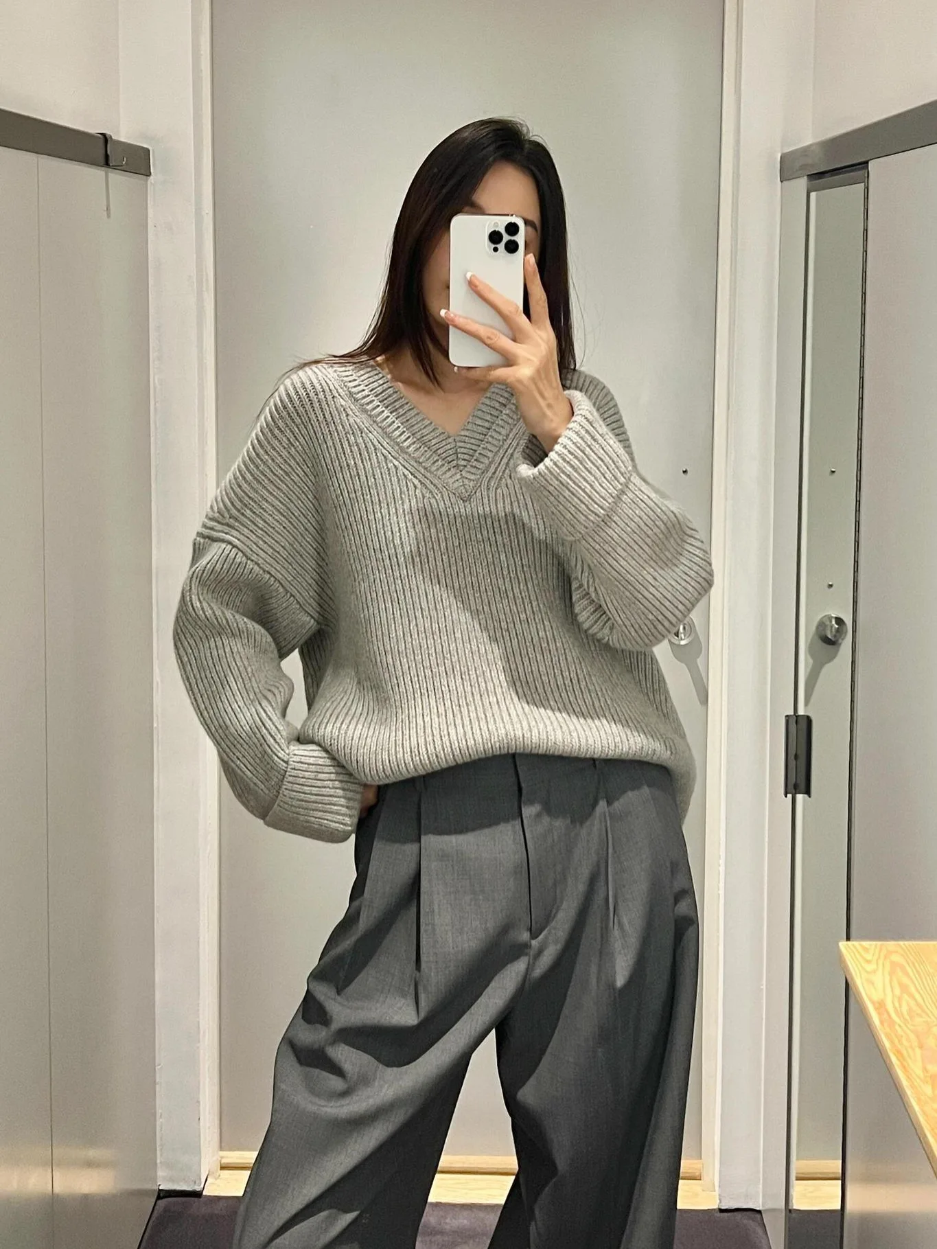 Female Thick Sweater Pullover Tops Women V-neck Rib Knitted Sweater Long Sleeve for Autumn Winter
Female Thick Sweater Pullover Tops Women V-neck Rib Knitted Sweater Long Sleeve for Autumn Winter