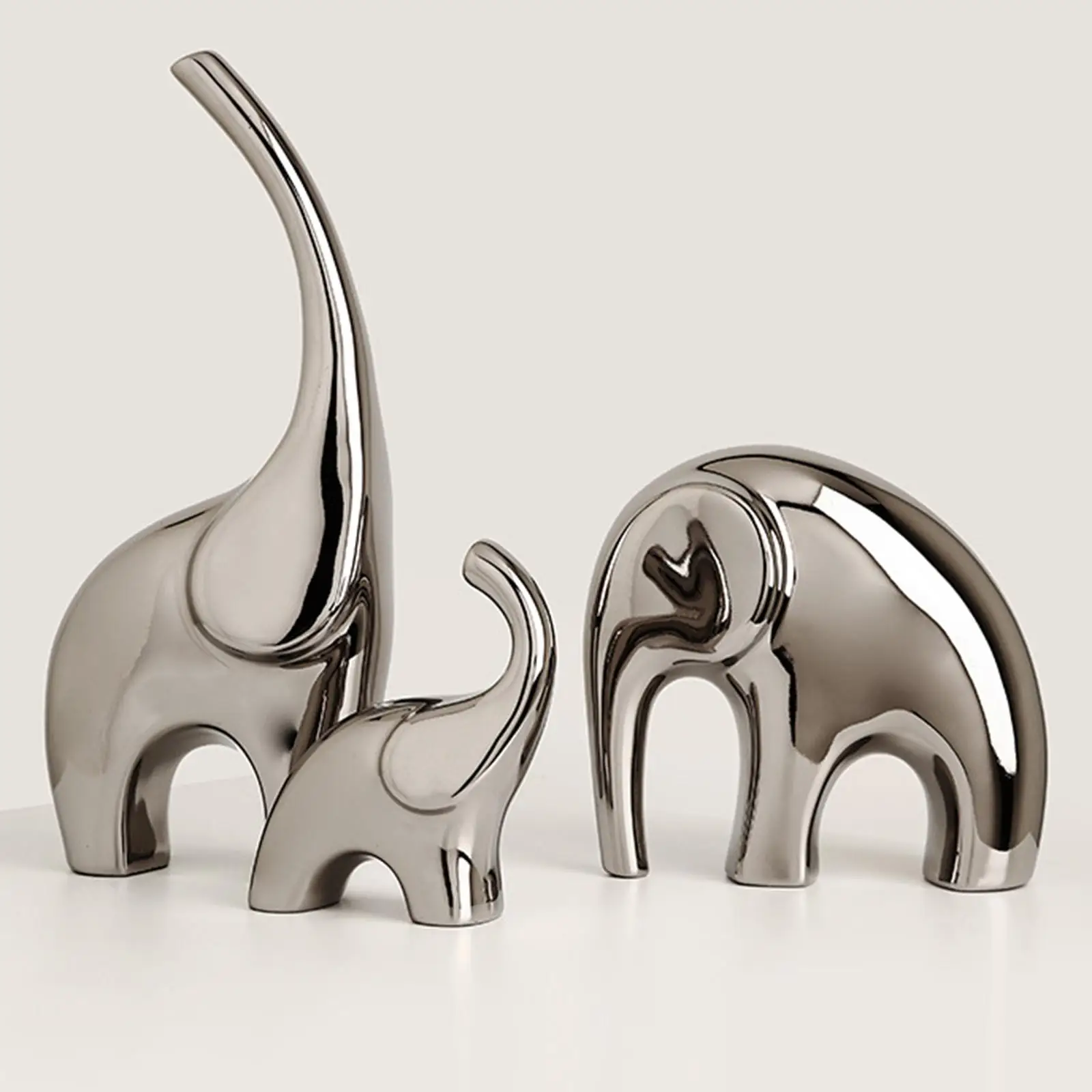 3 Pieces Family Elephants Sculpture, Ceramic Statue Memorial Gift Collectible Animal Sculpture for Home Bookself TV Stand
3 Pieces Family Elephants Sculpture, Ceramic Statue Memorial Gift Collectible Animal Sculpture for Home Bookself TV Stand